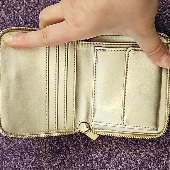 Women's Guess Wallet - Picture 4 of 6